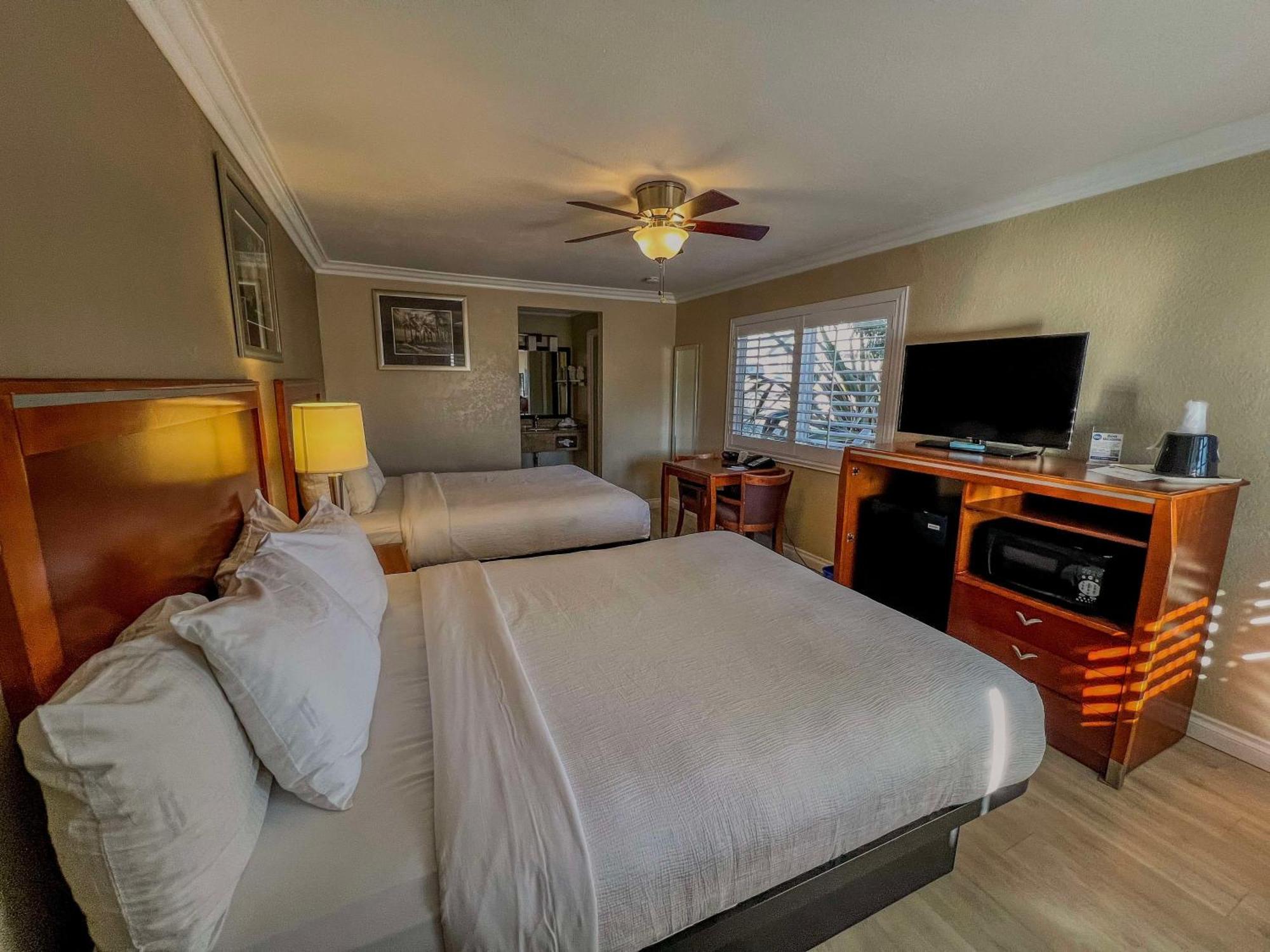 Best Western Tradewinds Morro Bay Bagian luar foto