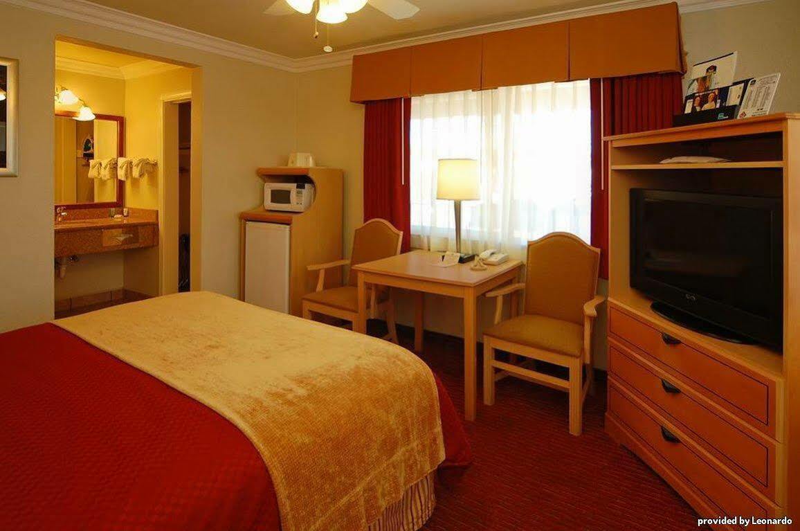 Best Western Tradewinds Morro Bay Bagian luar foto